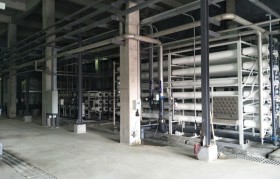 造紙廠污水怎么處理？污水處理設(shè)備來幫您！